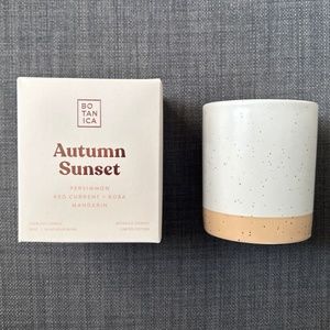 NIB Botanica Autumn Sunset 8oz Candle